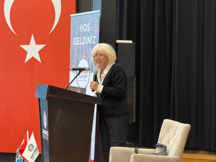 “Bakırköy Muhabbeti” yeni sezona Banu Avar söyleşisi ile başladı