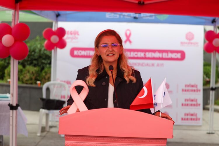 Bakırköy’de meme kanserinde erken teşhis için farkındalık yürüyüşü