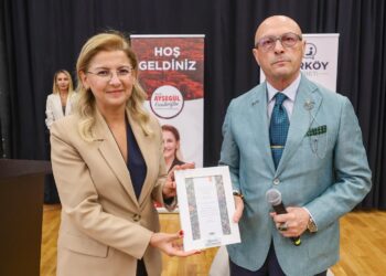 Erol Mütercimler, “21. Yüzyıl ve Cumhuriyet”i Bakırköy’de anlattı