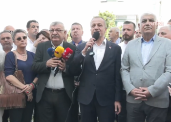 CHP, Vahap Seçer’e destek için Mersin Adliyesi’nde