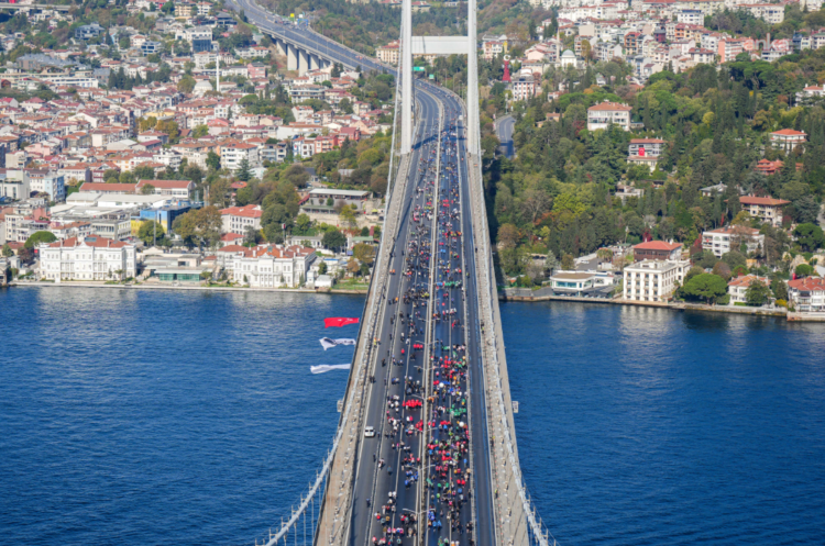 Kıtaları birleştiren maratonda “Halk Koşusu” kayıtları başlıyor