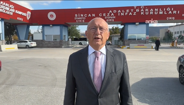 Utku Çakırözer: “Elinizi gazetecilerin, basının üzerinden çekin”