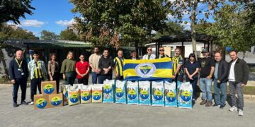 Fenerbahçeli Veteriner Hekimler Derneği’nden Bakırköy Belediyesi’ne 1 ton mama desteği