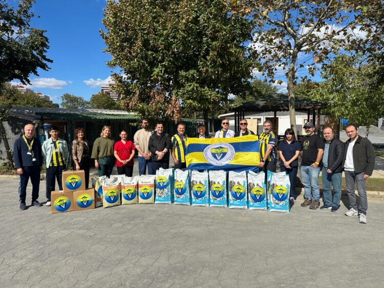 Fenerbahçeli Veteriner Hekimler Derneği’nden Bakırköy Belediyesi’ne 1 ton mama desteği