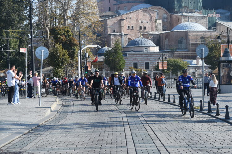 Pedallar İstanbul’un tarihinde çevrildi