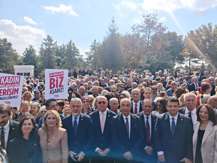AYM önünde erişim engellerine karşı eylem: