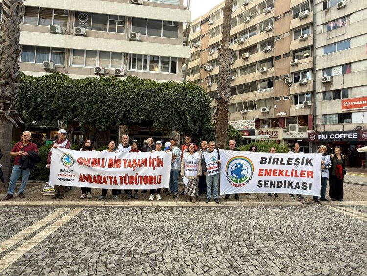 Birleşik Emekliler Sendikası’ndan Ankara yürüyüşü: “İnsanca yaşam istiyoruz”