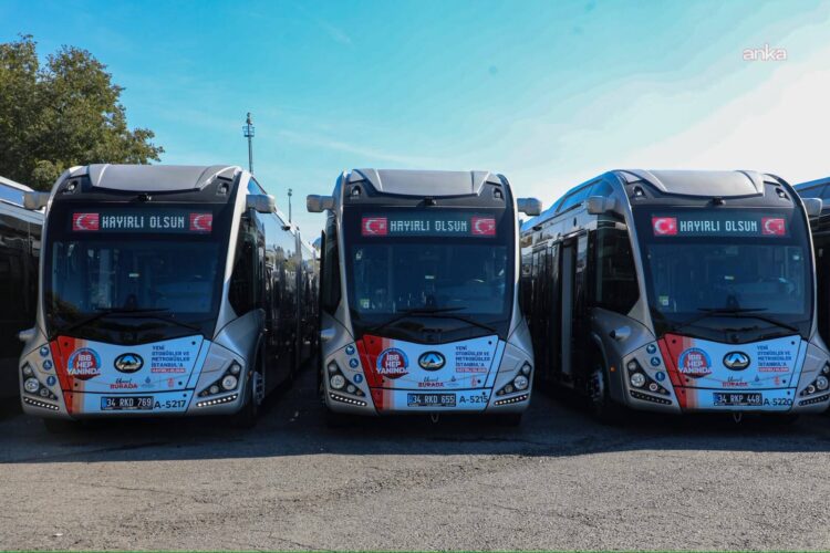 İstanbul’un yeni metrobüsleri hizmete başladı