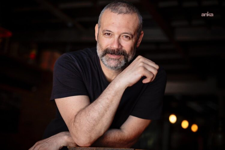 Levent Üzümcü, İzBBŞT Genel Sanat Yönetmenliği görevinden istifa etti